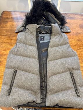 GAP Gray Quilted Puffer Vest with Black Faux Fur Trim Hood
